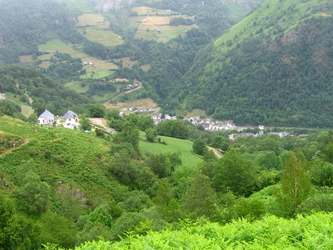 Pyrenees - Bearn - VUE SUR BORCE ET ETSAUT (998 m)