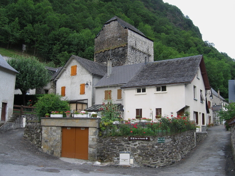 Pyrenees - Bearn - MAISONS D'ETSAUT (611 m)