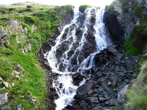 Pyrenees - Bearn - CASCADE DU LAC DU MIEY (1904 m)