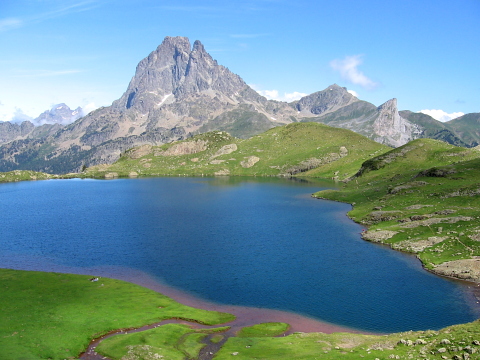 Pyrenees - Bearn - LAC D'AYOUS ET PIC DU MIDI D'OSSAU (2884 m) 