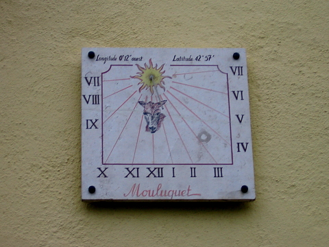Pyrenees - Bearn - CADRAN EN FACE DE L'EGLISE (878 m)