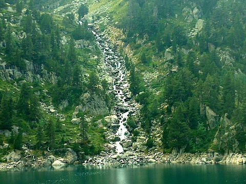Pyrenees - Encantats - CASCADE LAC DE RESTANCA (2000 m)