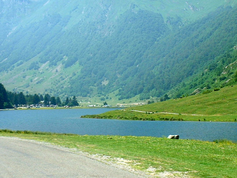 Pyrenees - Hautes Pyrenees - LAC D'ESTAING (1161 m)
