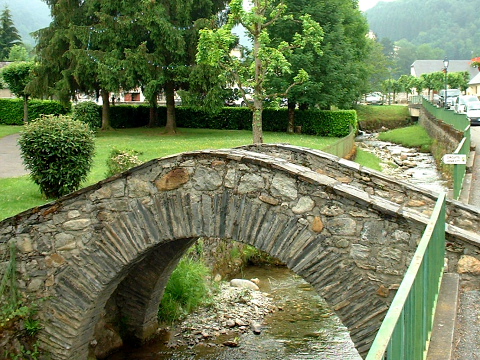 Passerelle sur le Gave d'Azun