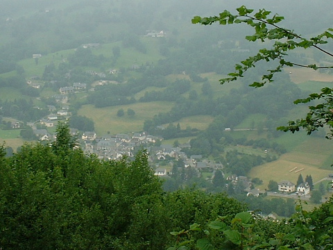 Pyrenees - Hautes Pyrenees - VUE GLOBALE DU VILLAGE (1087 m) 