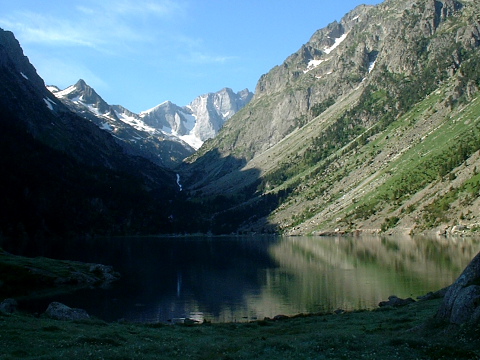 Pyrenees - Hautes Pyrenees - LAC DE GAUBE ET VIGNEMALE (1730 m)