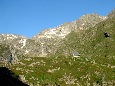 Pyrenees - Hautes Pyrenees - REFUGE D'ILHEOU ET GD BARBAT (1988 m) 