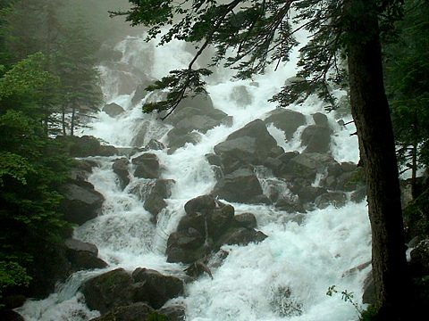 Pyrenees - Hautes Pyrenees - CASCADE DE POUEY-BACOU (1329 m)