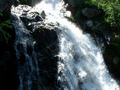 Pyrenees - Hautes Pyrenees - CASCADE PRES DES GRANGES DE HOLLE (1390 m)