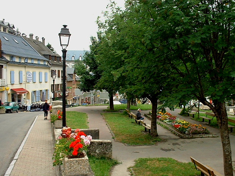 Pyrenees - Hautes Pyrenees - SQUARE (975 m)