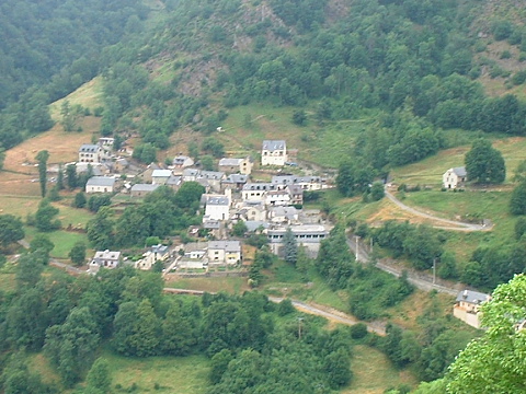 Pyrenees - Hautes Pyrenees - VIEY (975 m)