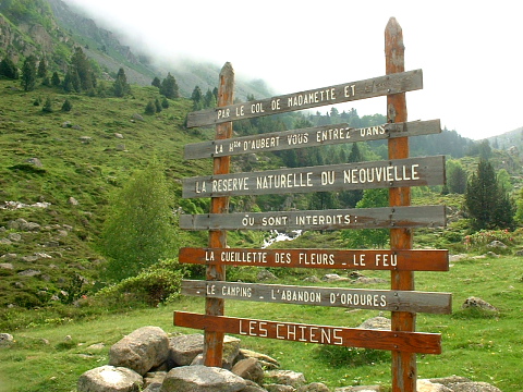 Pyrenees - Hautes Pyrenees - ENTREE DANS LE PARC DE NEOUVIELLE (1810 m)