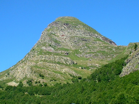 Pyrenees - Tour du Pic du Midi d'Ossau - LES AROUGOS (2279 m)