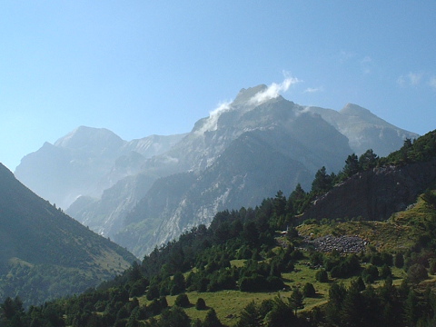 Pyrenees - Tour du Pic du Midi d'Ossau - VALLEE AU SUD DE CANDANCHU (1400 m) 
