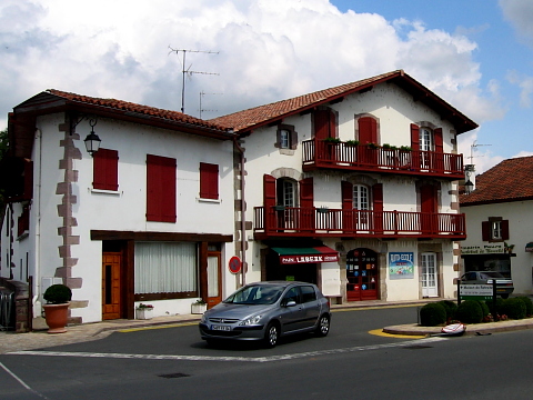 Pyrenees - Pays Basque - CENTRE VILLE DE ST ETIENNE (164 m)