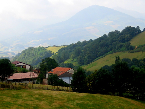 Pyrenees - Pays Basque - URDOS (208 m)