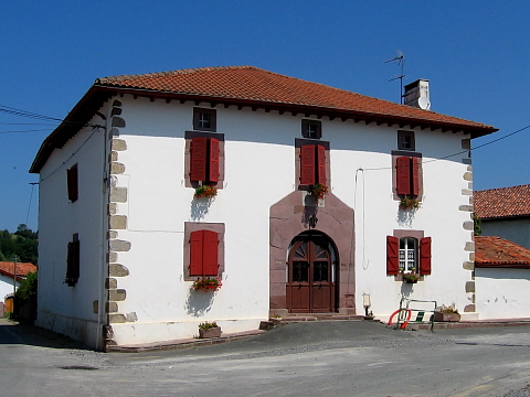 Pyrenees - Pays Basque - MAISON A CARO (250 m)