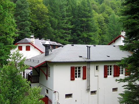 Pyrenees - Pays Basque - CHALET PEDRO (990 m)