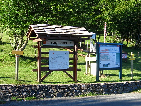Pyrenees - Pays Basque - PANNEAU COL BAGARGIAK (1327 m) 